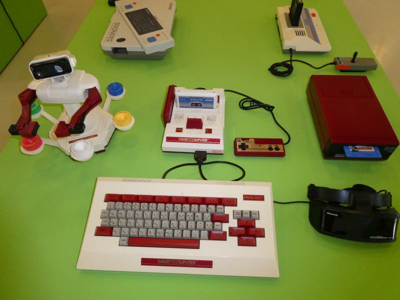 文件:Nintendo Family Computer Famicom (1983) 2.jpg